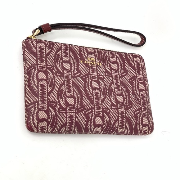 NWT COACH CORNER ZIP WRISTLET WITH CHAIN PRINT